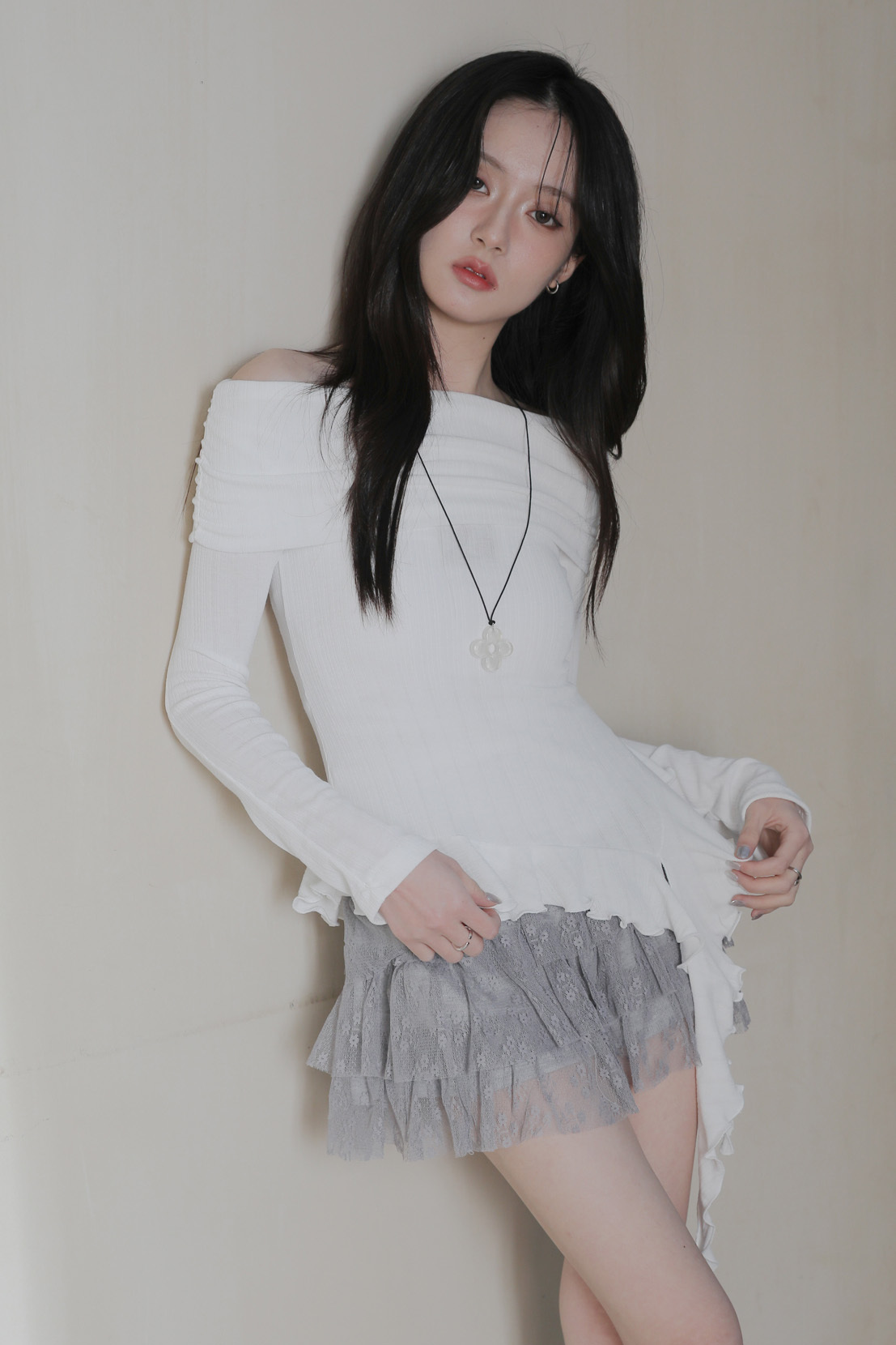 Off Shoulder Hole Tee #上衣