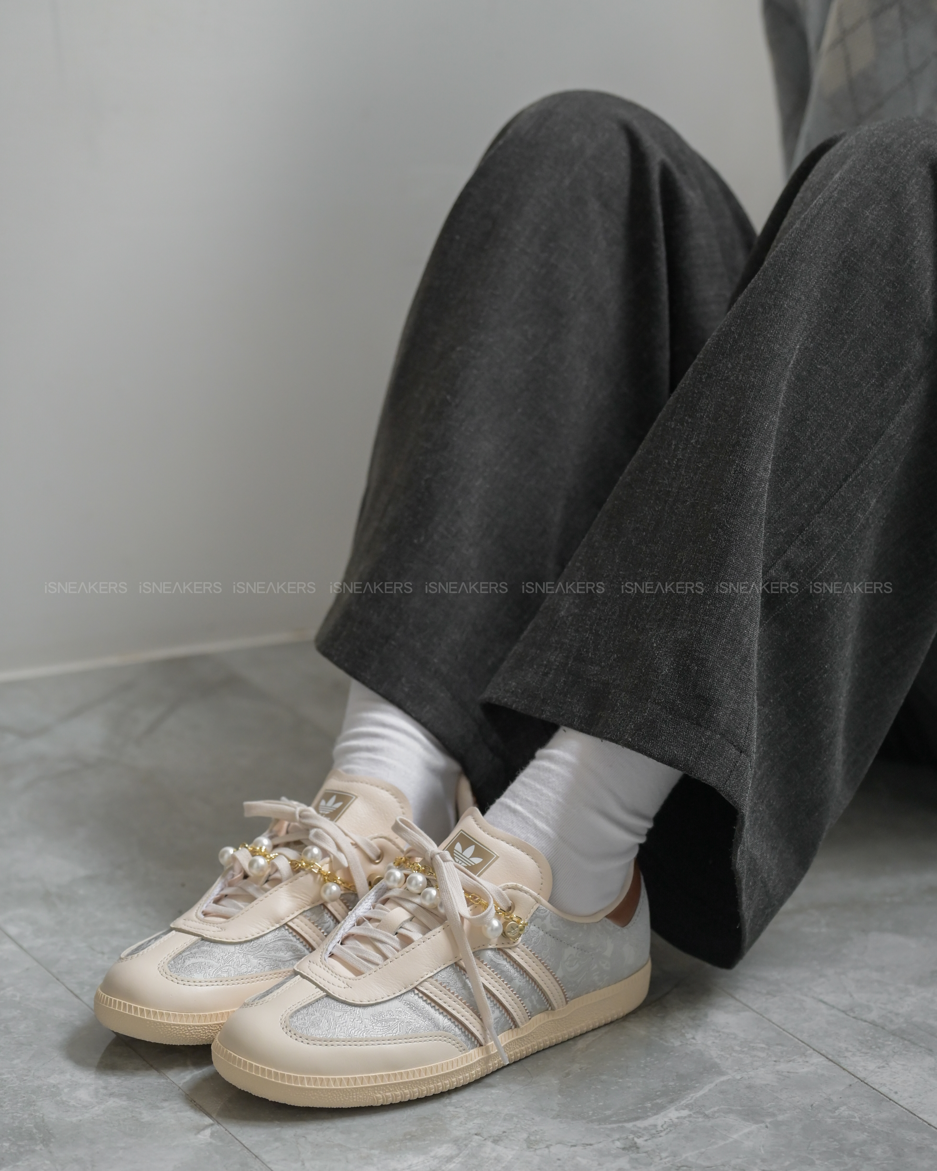 iSNEAKERS｜Adidas Originals Samba OG "Pearl Light Grey" 珍珠項鍊 JQ2616