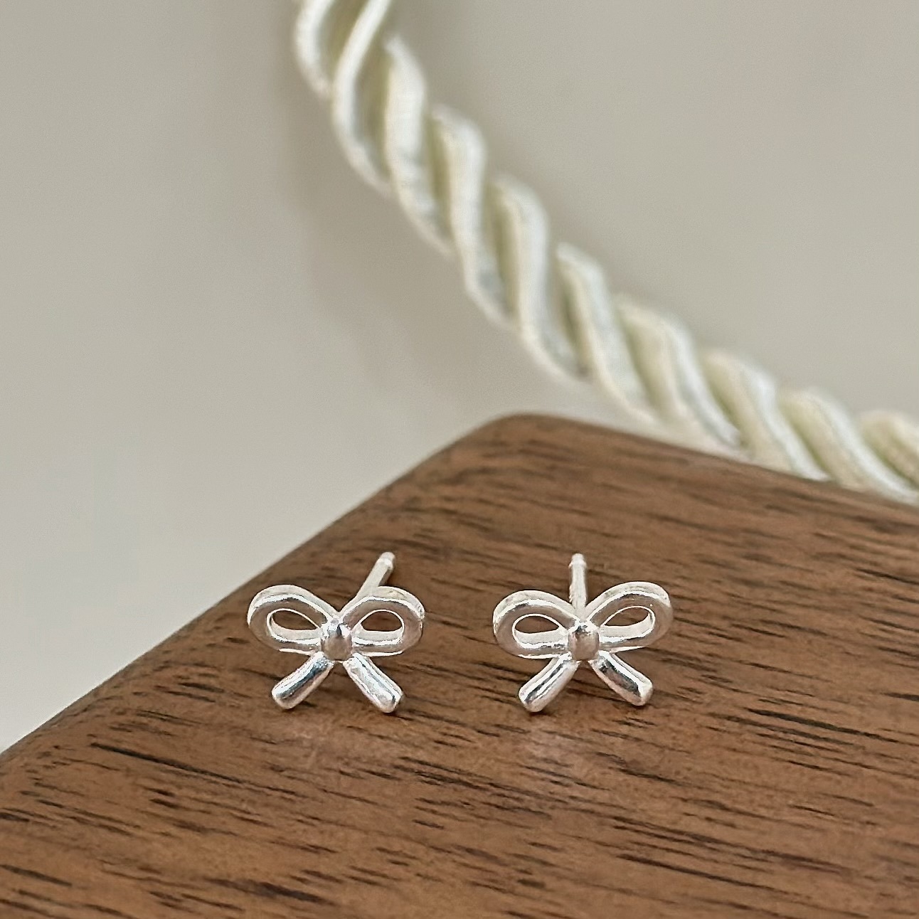 H10素面蝴蝶結純銀耳針