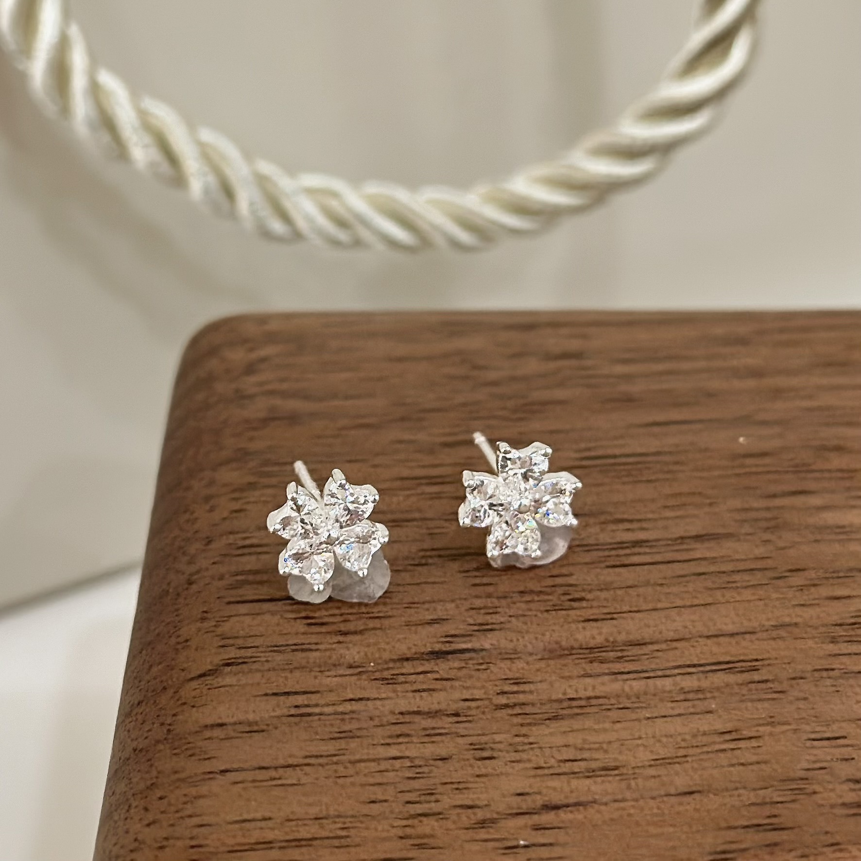 H07鋯石滿鑽四葉草純銀耳針