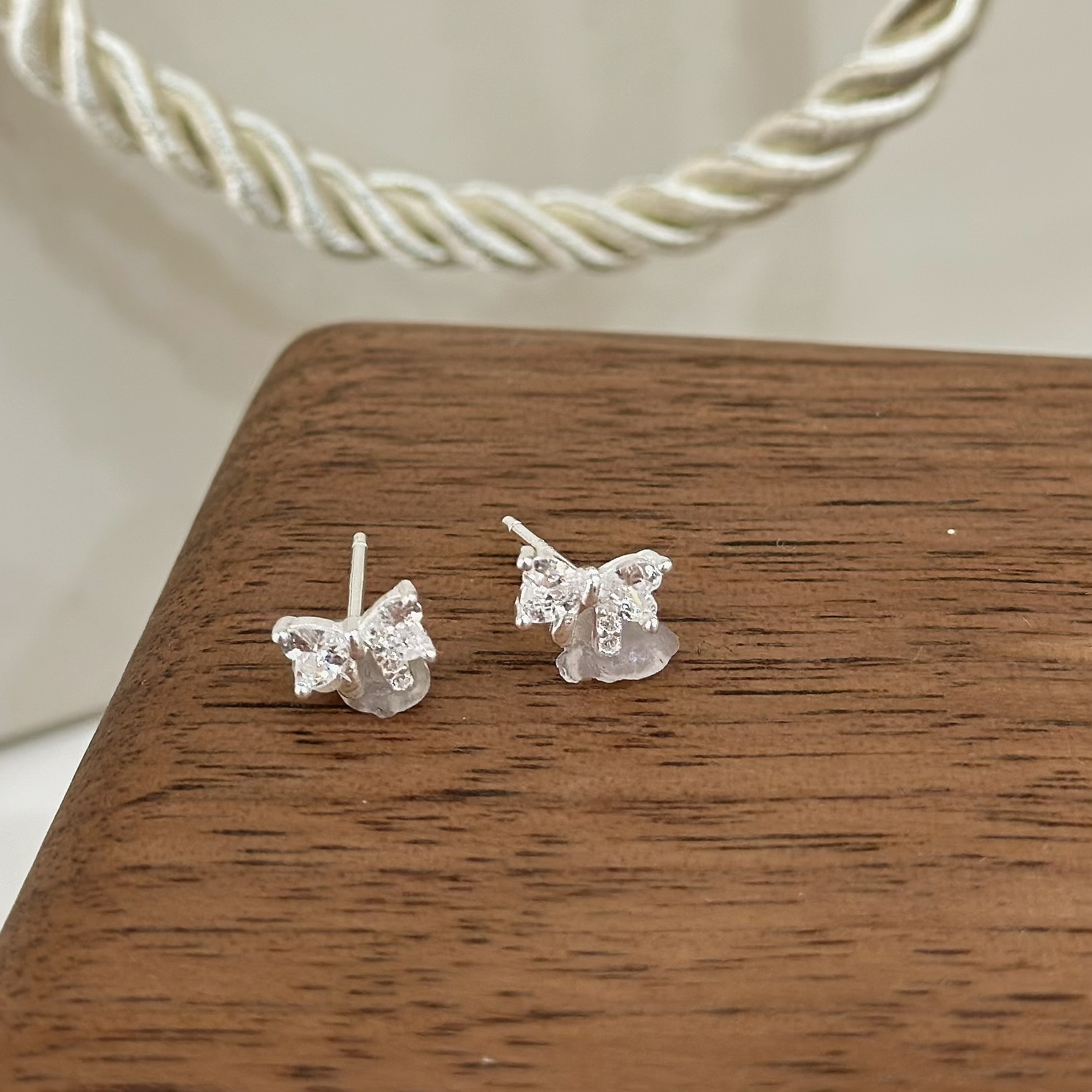 H06鋯石蝴蝶結純銀耳針