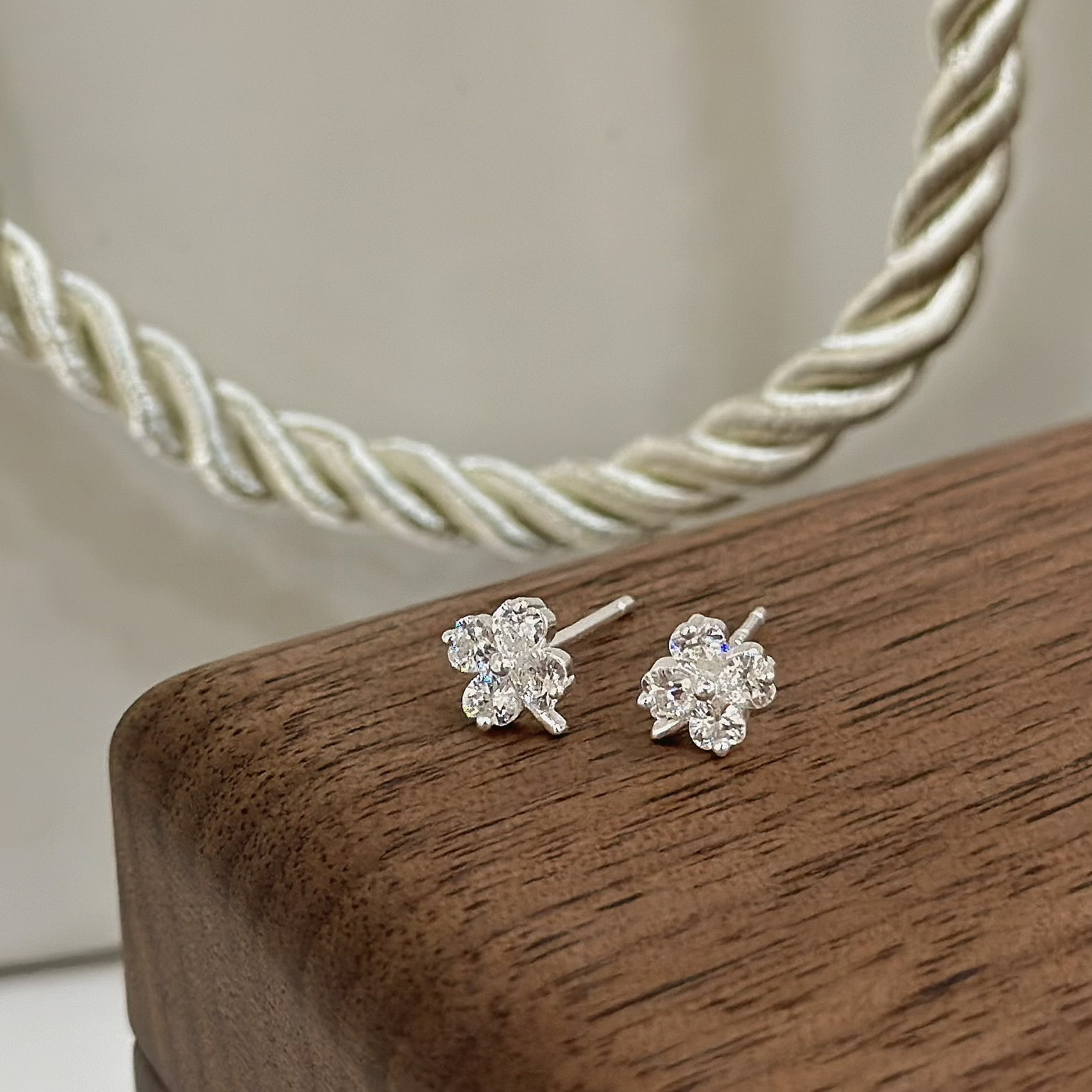 H05鋯石愛心四葉草純銀耳針