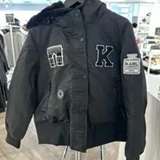 [S] KARL LAGERFELD BLACK PATCH FUR HOOD BOMBER JACKET, LWQMP793-BLK (SKL1306)