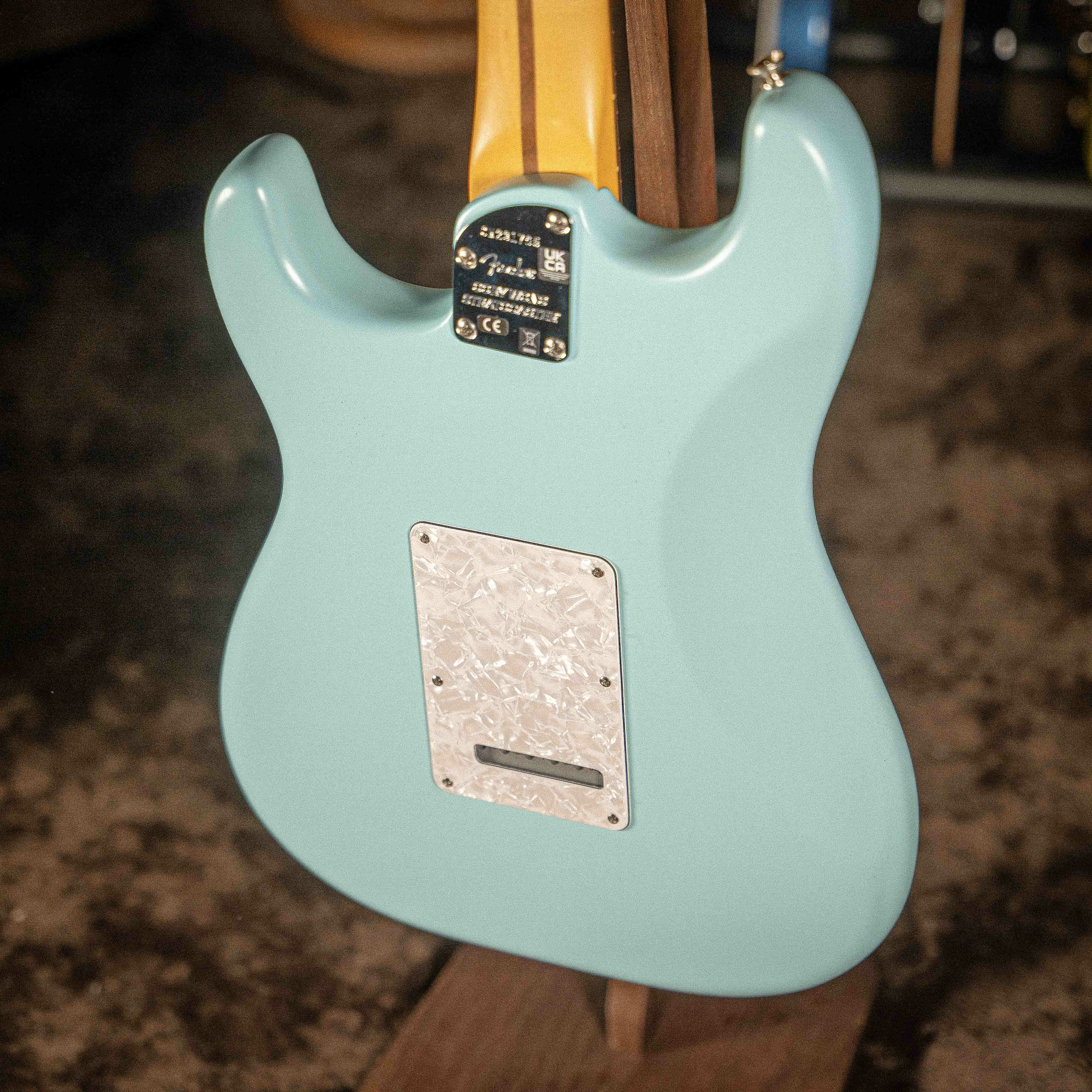 【直筆サイン付き】Fender Cory Wong Stratocaster Amazon.com: Fender Limited-edition Cory Wong Stratocaster Electric