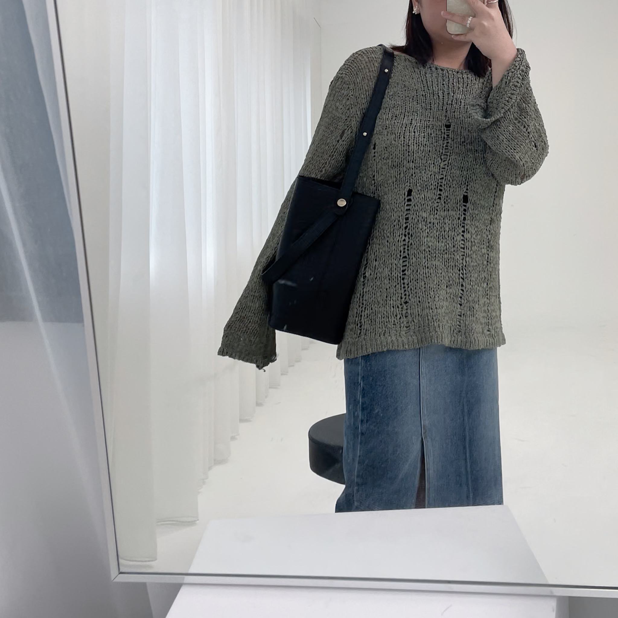 柔軟親膚的鉤織破壞感慵懶衫(茉綠)