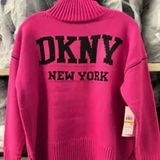 [S] DKNY FSTV PK/BK LOGO FRONT TURTLE NECK LONG SLEEVE SWEATER, DJ4R0386-IXJ (SD1253)