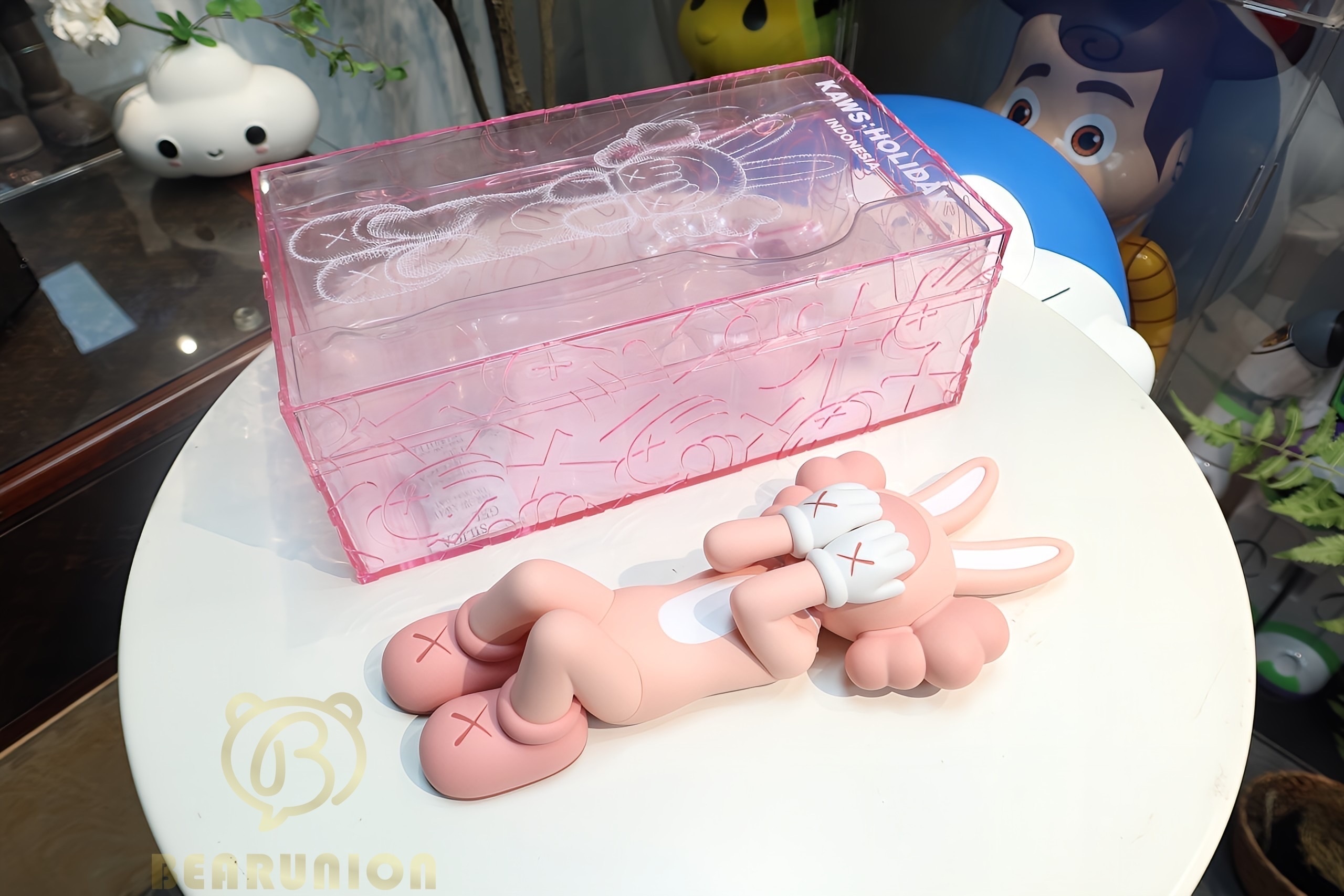 🥇現貨🥇KAWS Holiday Indonesia Figure Pink