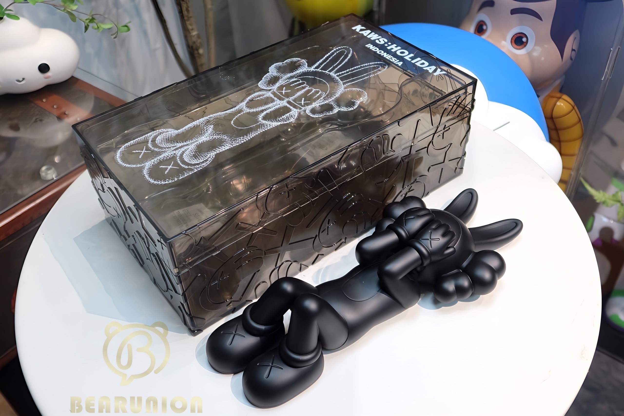 🥇現貨🥇KAWS Holiday Indonesia Figure Black