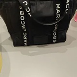 [S] MARC JACOBS BLACK 4S5HTT003H02-001 METAL LOGO TOTE BAG, 196611275781 (SMJ517)