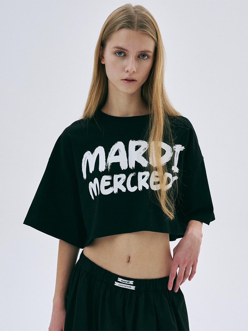 ★MARDI MERCREDI★OVERSIZED CROPPED TSHIRT BRUSH LOGO CONT★ Mardi Mercredi OVERSIZED CROPPED TSHIRT BRUSH LOGO CONT