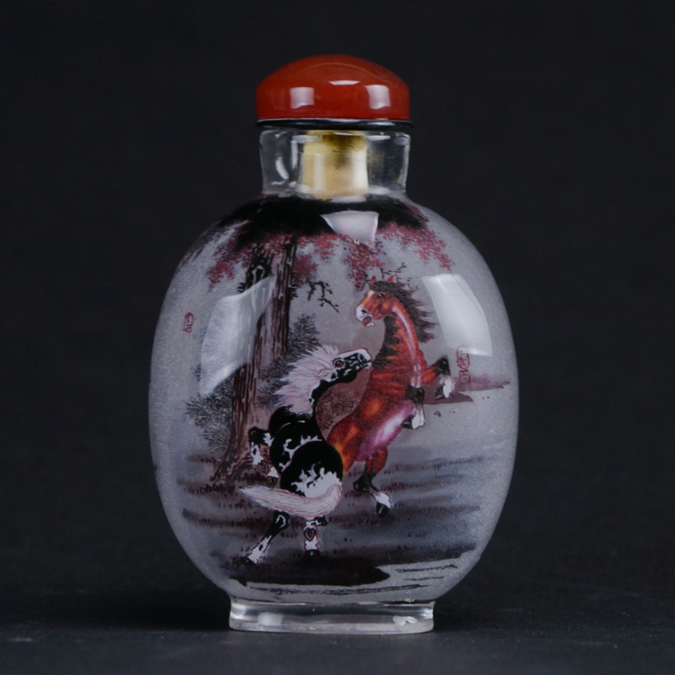 鹿港窯典藏級內畫工藝｜雙馬會鼻煙壺 雙馬奔騰的力量與靈動