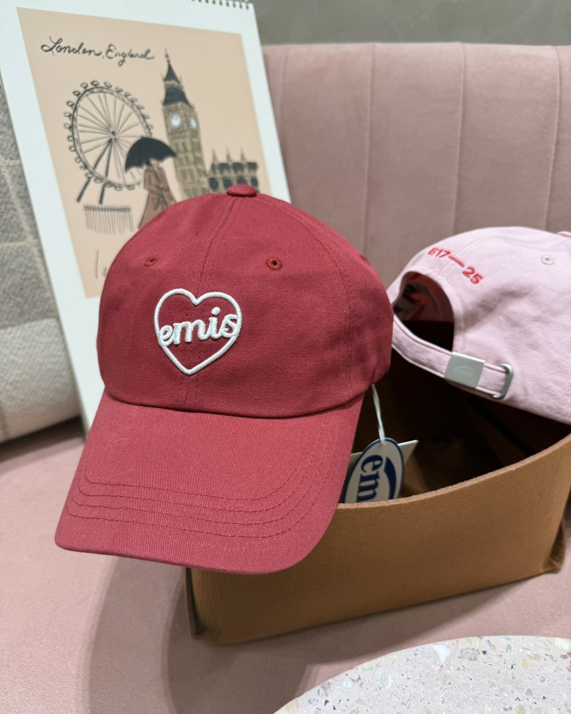 Emis鏤空愛心標Logo棒球帽(現貨2色)