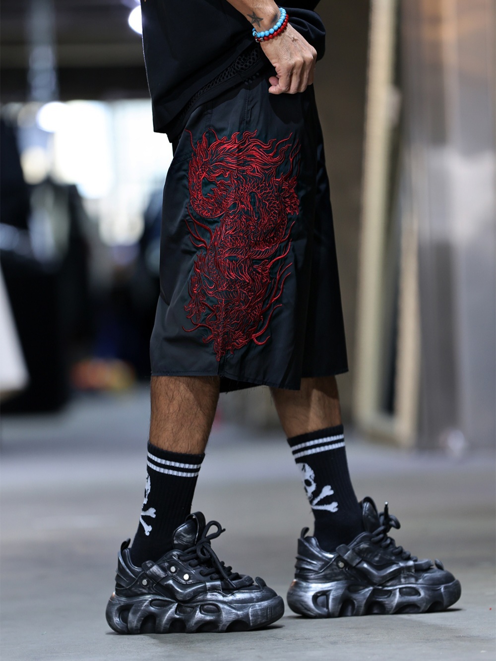 龍刺繡寬鬆短褲