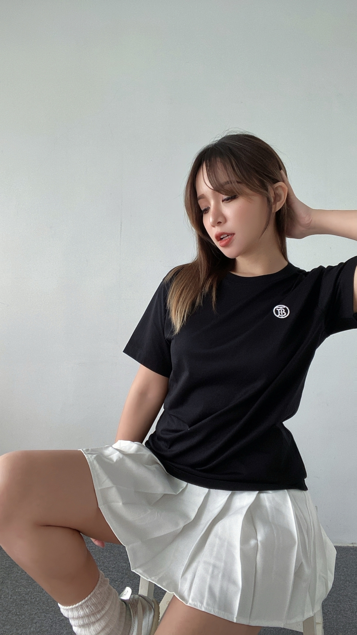 BURBERRY 左胸圓形TB刺繡小標短T