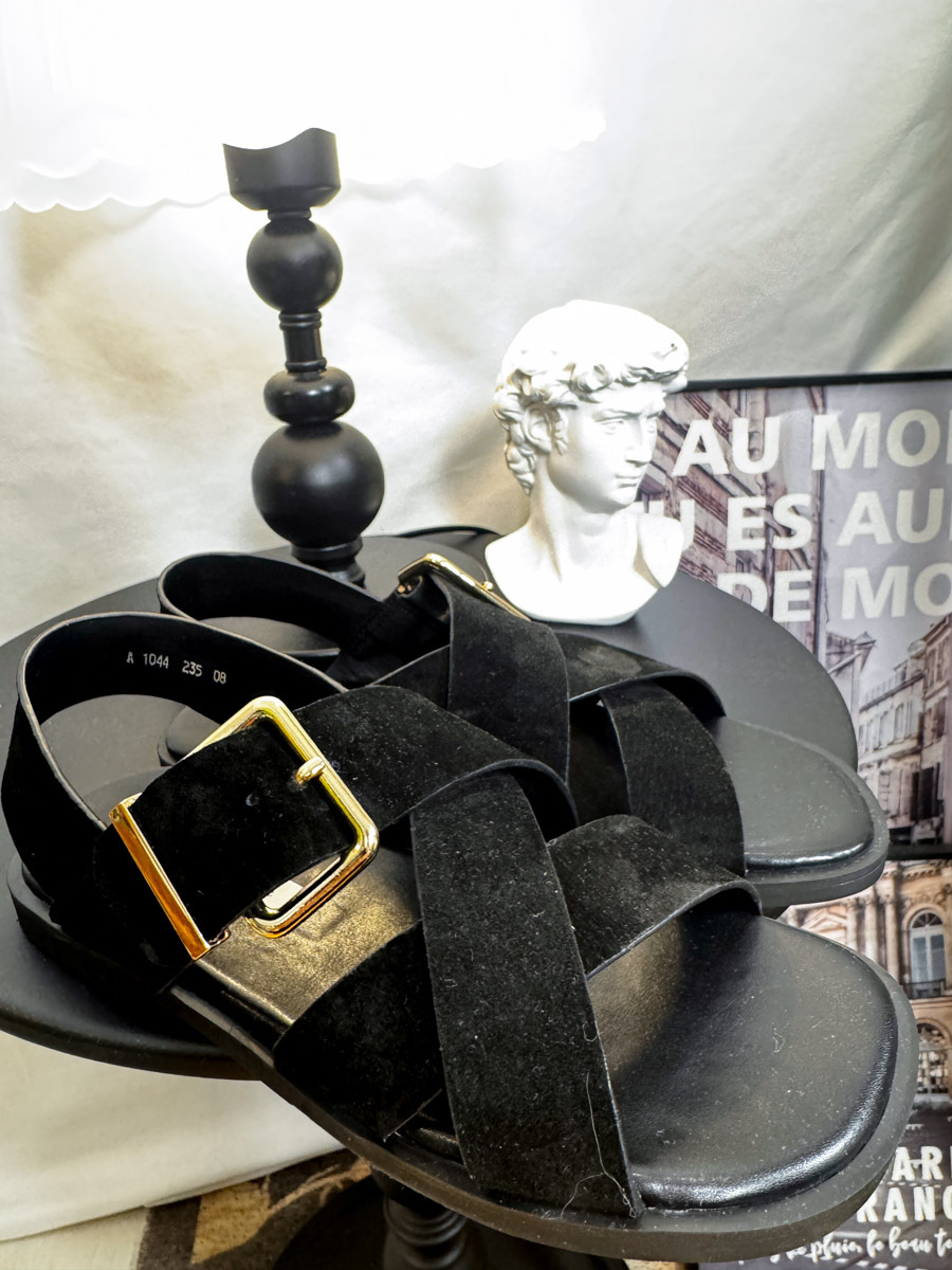 ⬇️開倉低至半價😱FINALSALE📣 金扣．交叉帶 麂皮 涼鞋 【不設退換】