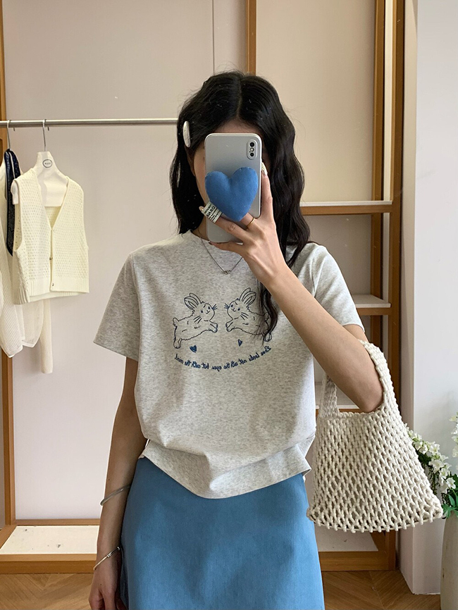 2025基礎百搭線條兔兔上衣