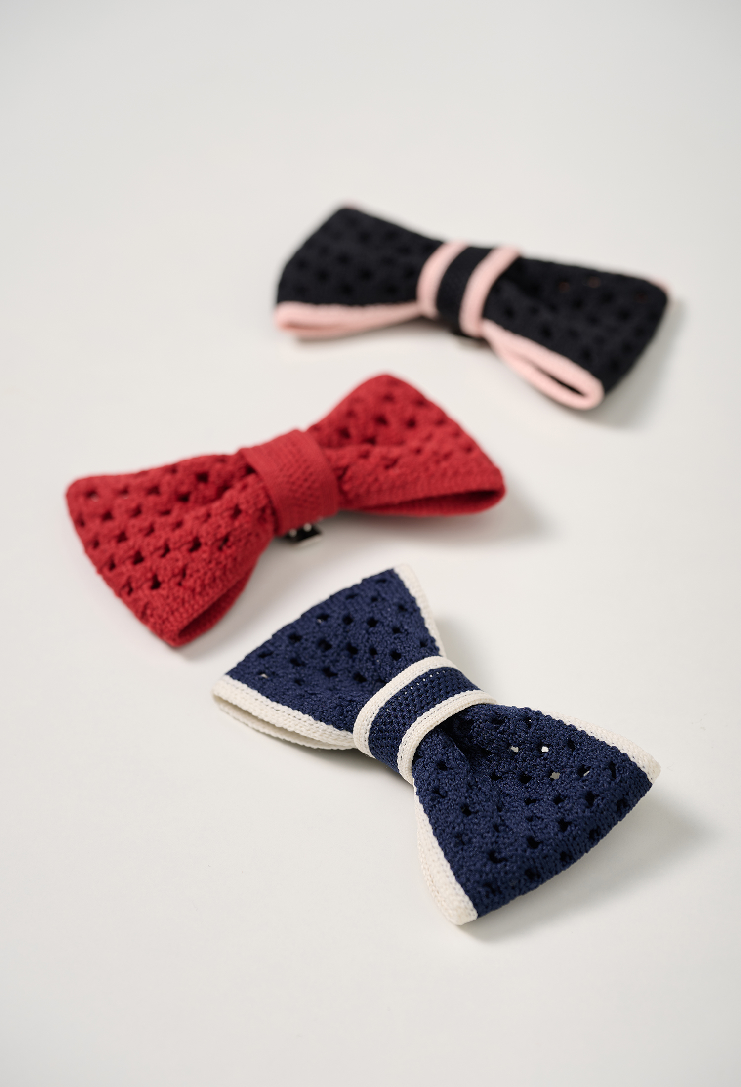 小蝴蝶結夾飾 鏤空法式紅