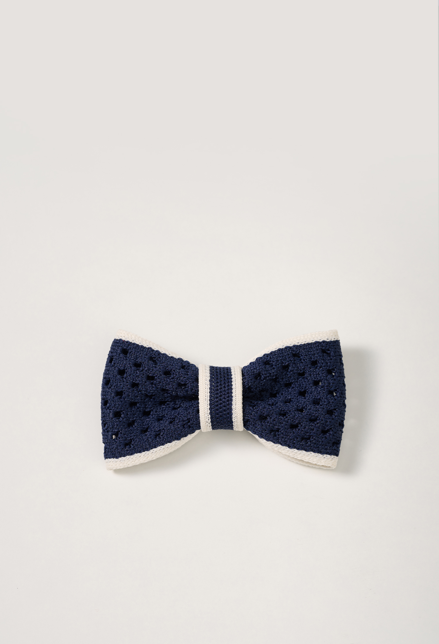 小蝴蝶結夾飾 鏤空海軍藍