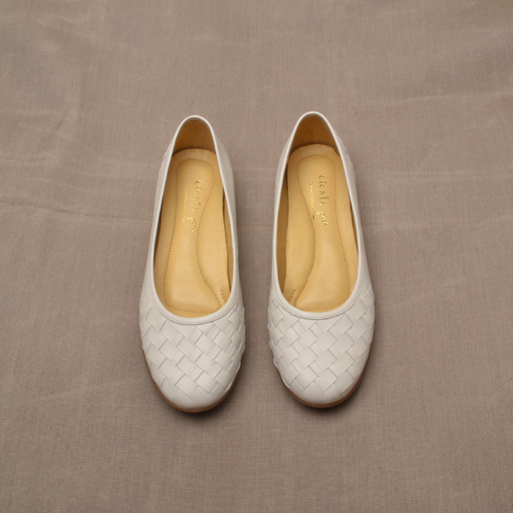 06A2 象牙白  手工編織鞋