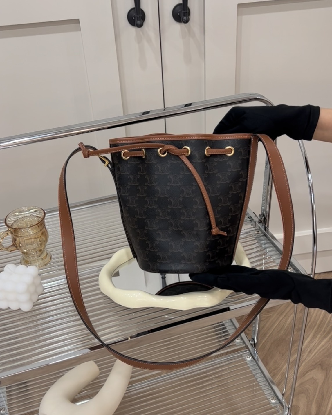 CELINE｜凱旋門抽繩小號水桶包 深老花