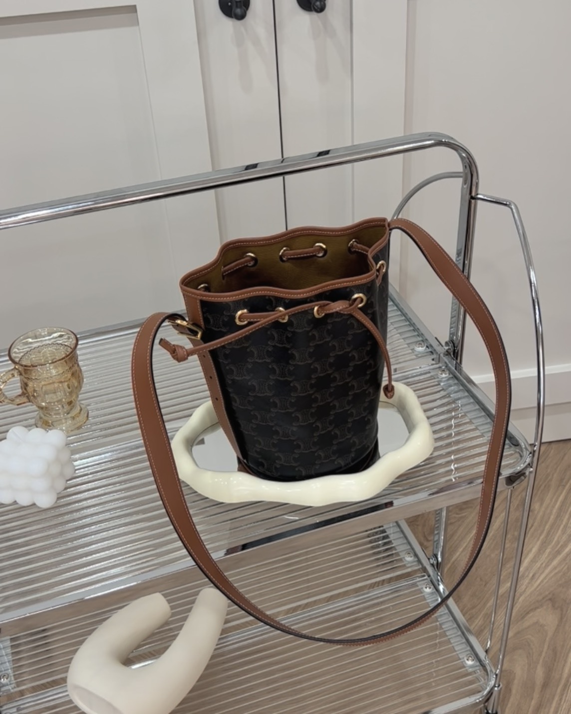 CELINE｜凱旋門抽繩小號水桶包 深老花