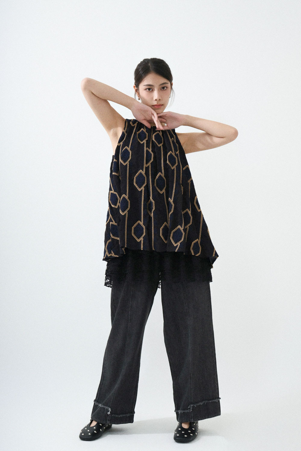 民族繡花傘形背心  (現貨款式）