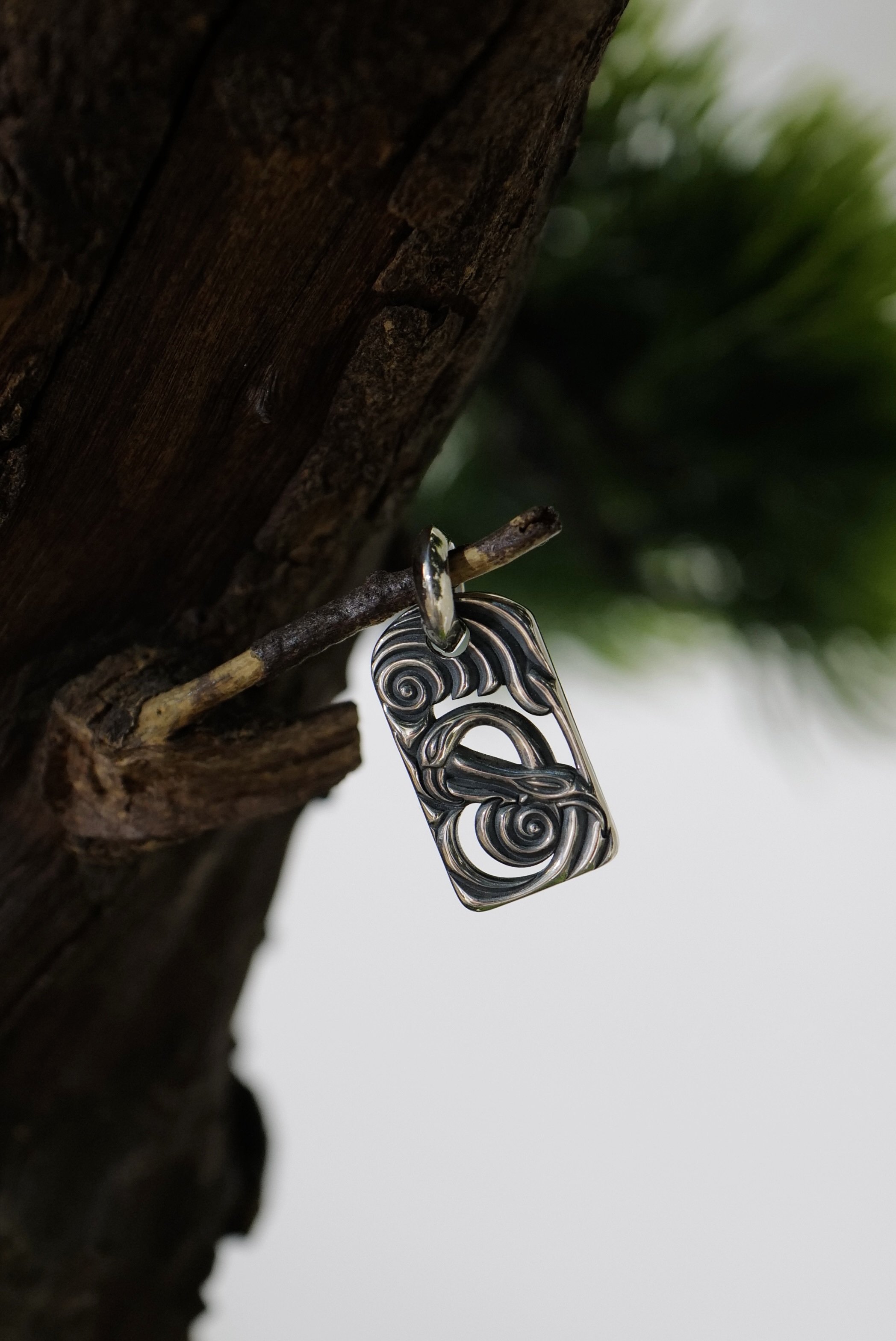 LO Swan Nest Filigree