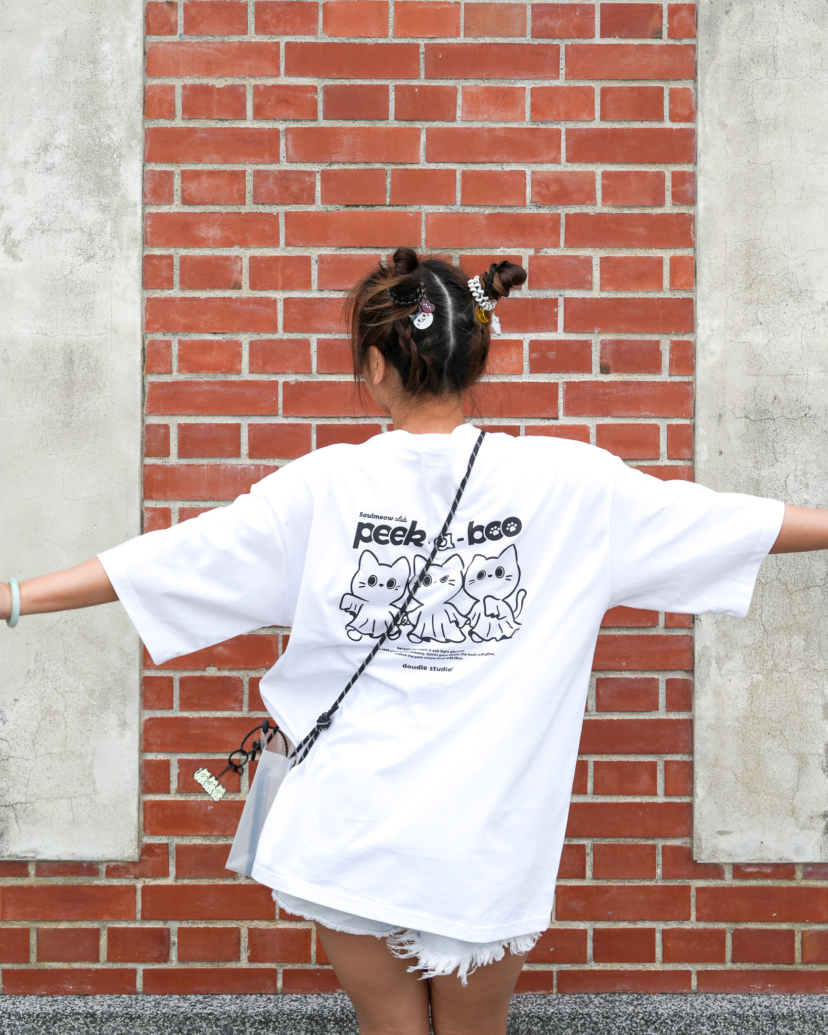 SS25' 躲喵喵俱樂部寬版落肩短T