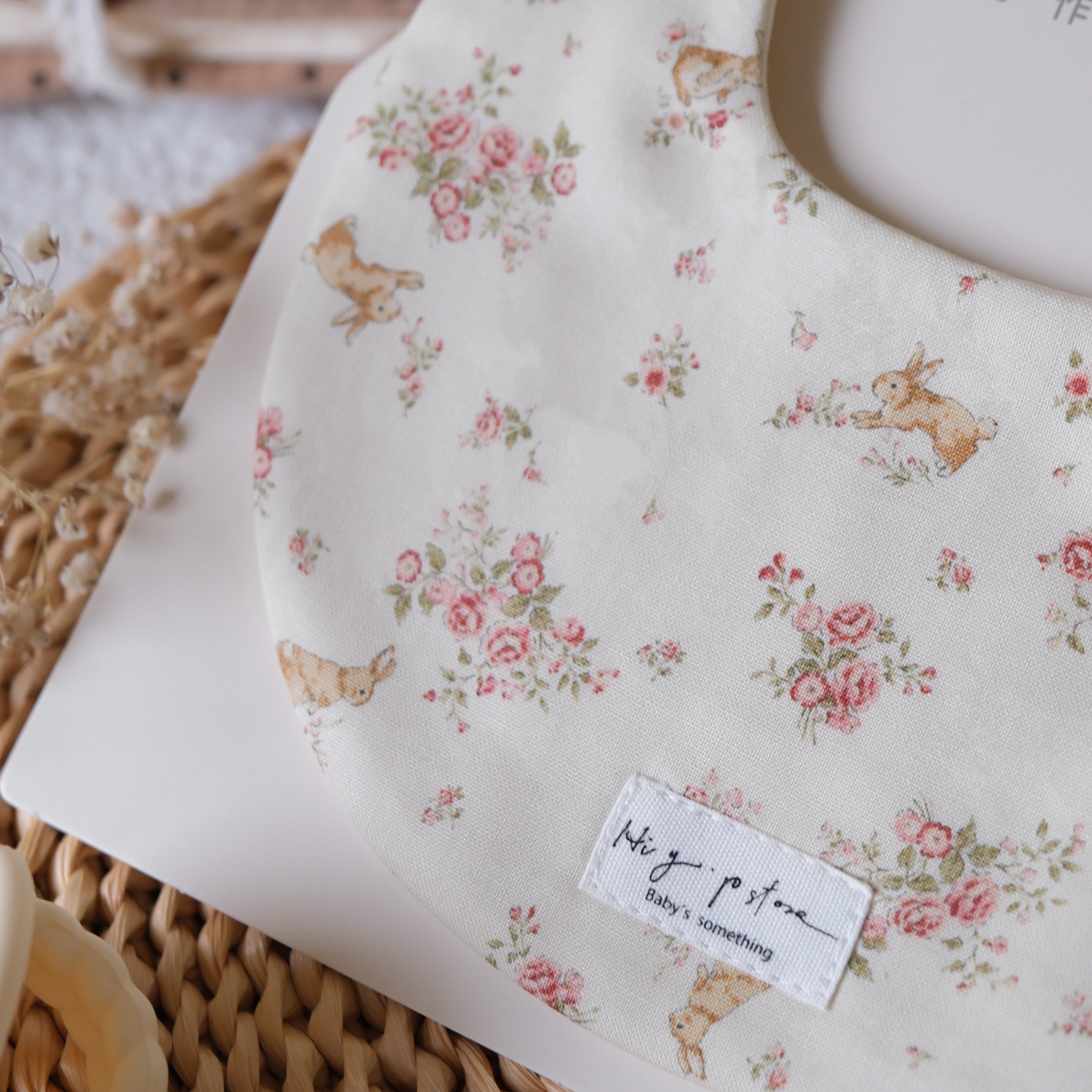 Hi Y.P store-手作圍兜-花漫兔兔