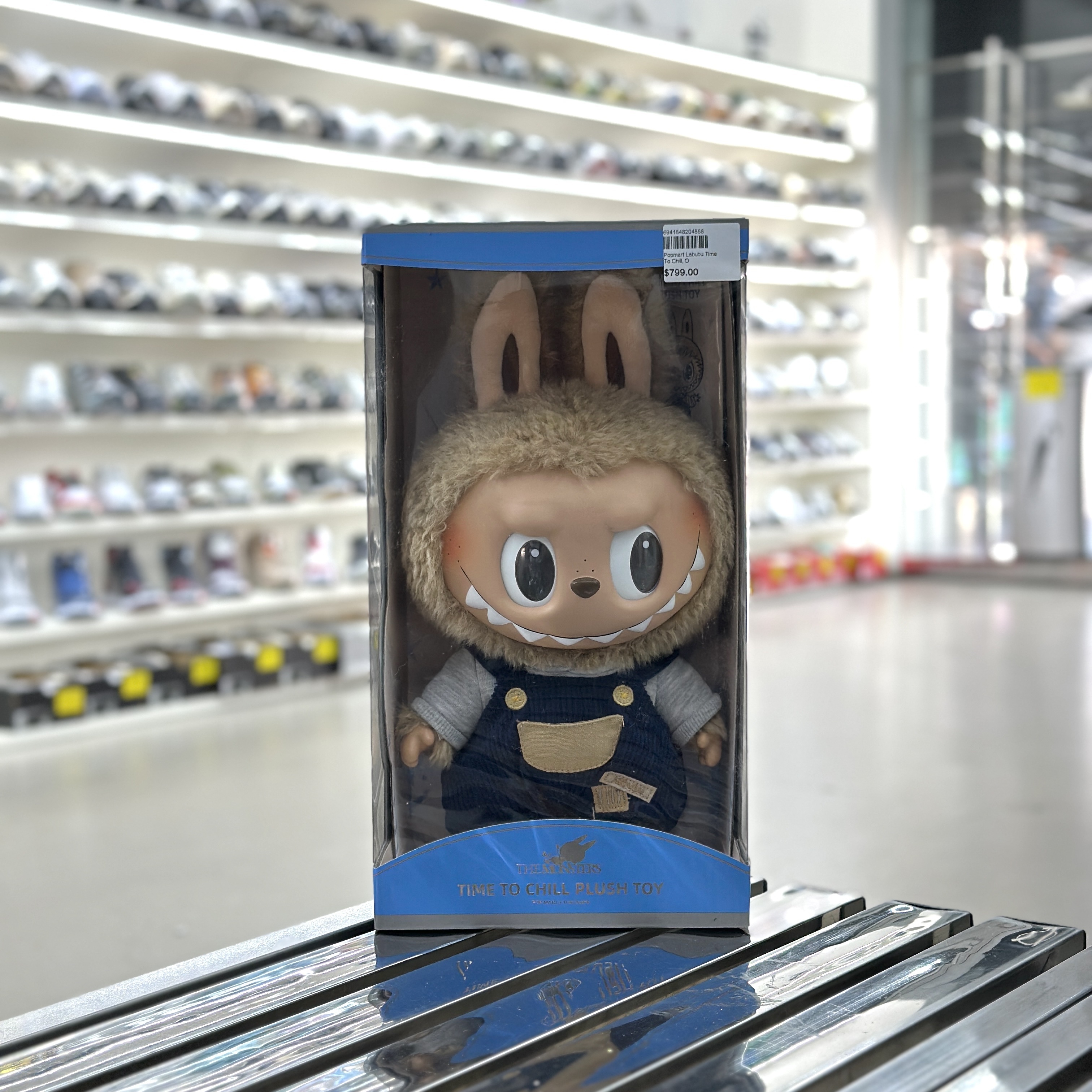 Pop Mart Labubu Time to chill-搪膠毛絨公仔