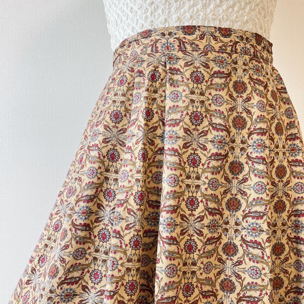 La Chine Classic日本製卡其色和風小花圖案半裙