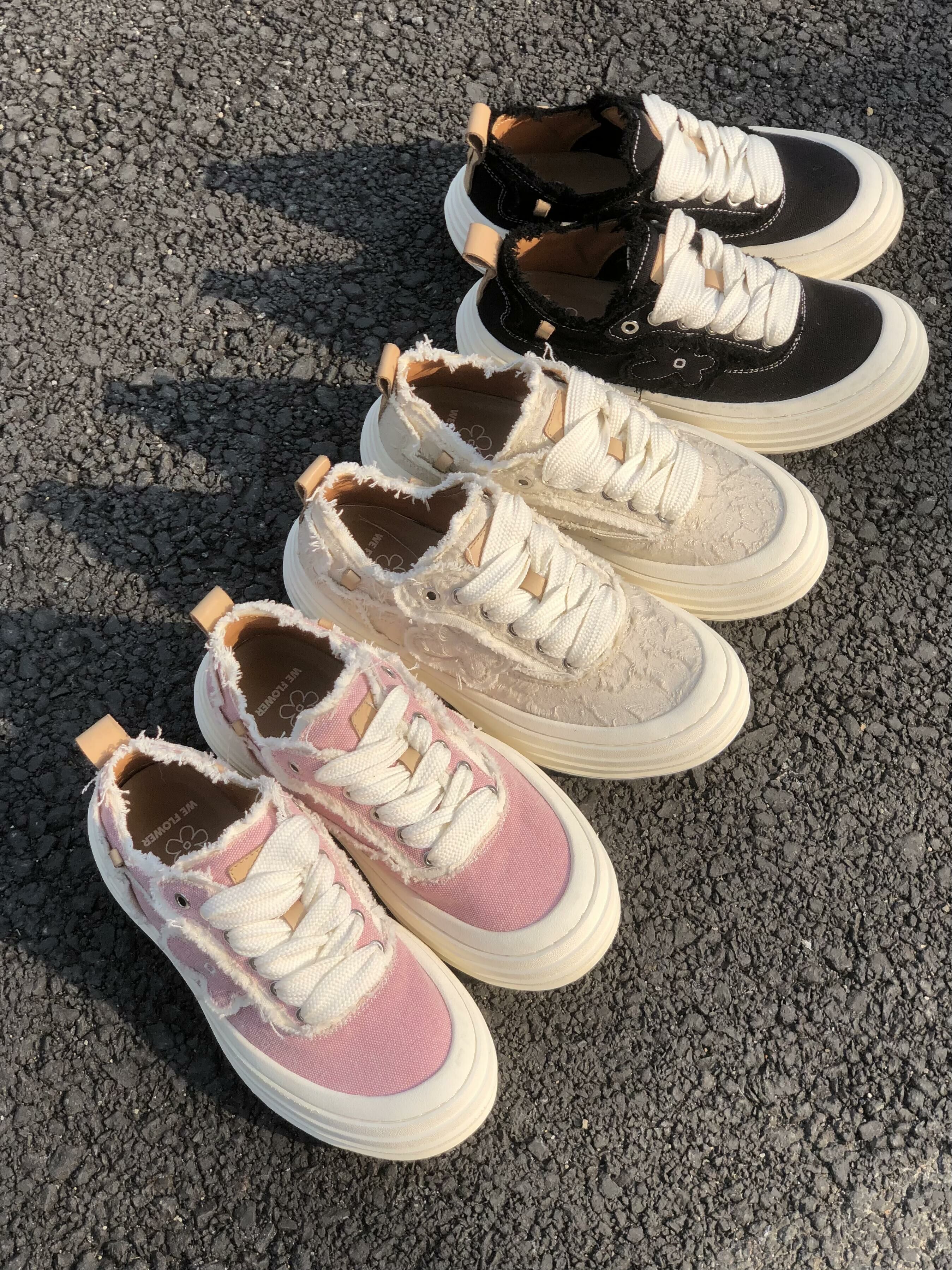 We Flower 解構厚底帆布鞋 不修邊 寬鞋帶 浪花鞋 小花鞋 帆布鞋 黑色 粉色 米白色/預購