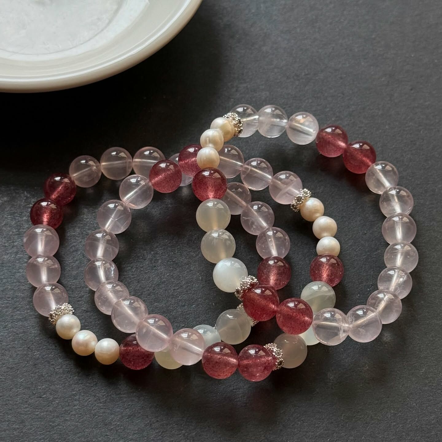 [原石] 透體粉晶+白月光+草莓晶+淡水珍珠 設計款水晶手串