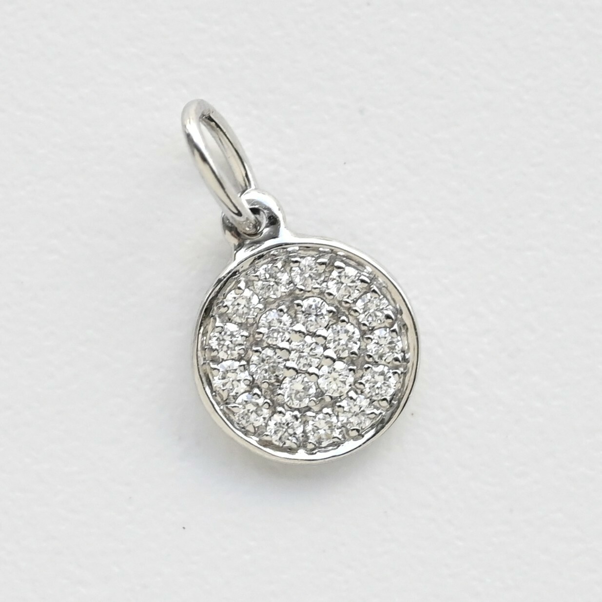 18K Round Diamond Pendant