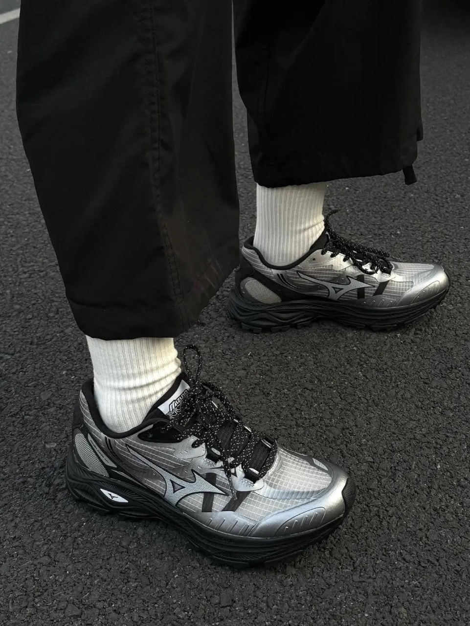 MIZUNO RACER ADV 煙灰銀 灰黑 機能性 戶外 透氣 男女鞋 D1GH241207 / 預購