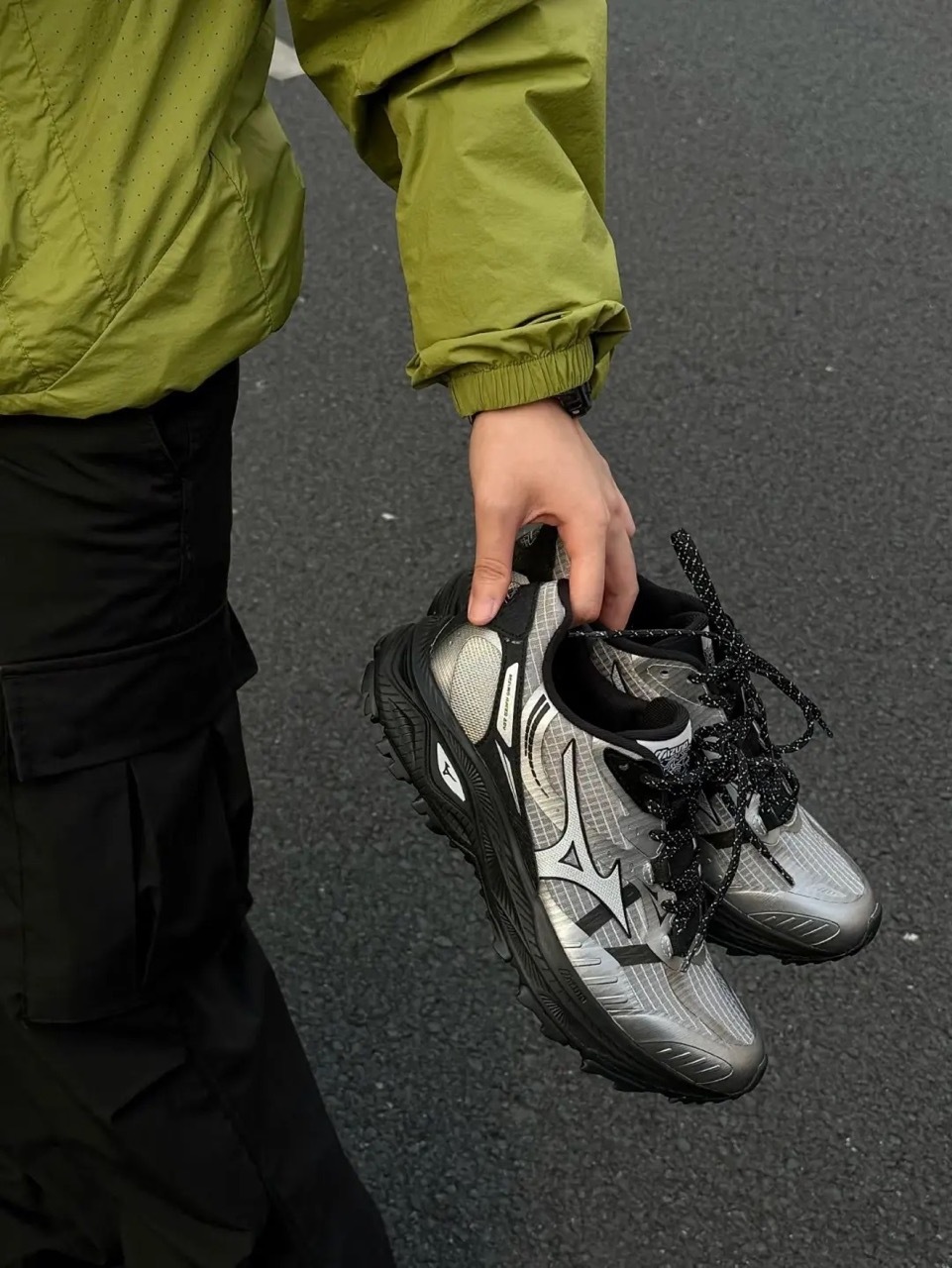 MIZUNO RACER ADV 煙灰銀 灰黑 機能性 戶外 透氣 男女鞋 D1GH241207 / 預購