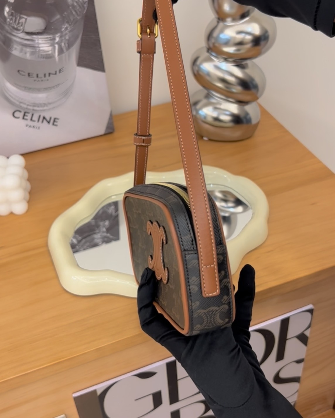 CELINE｜凱旋門迷你相機包 深老花