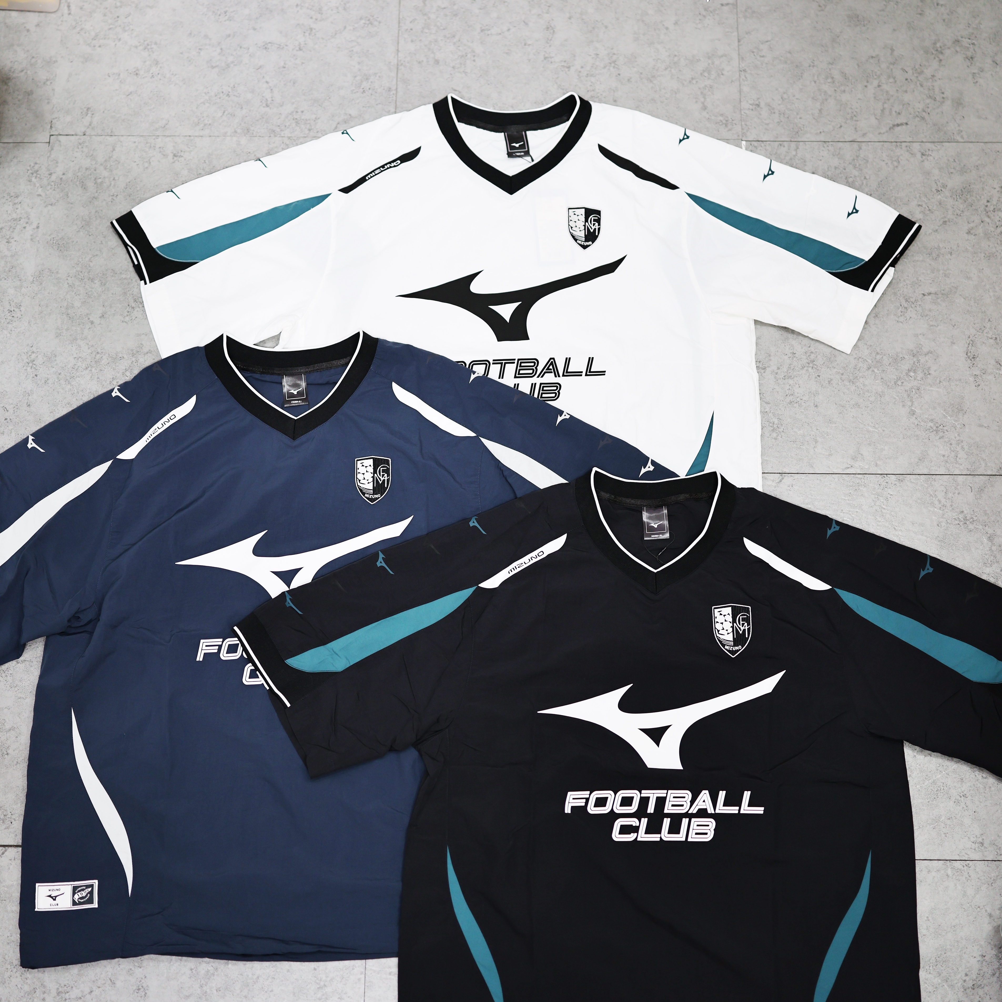 MIZUNO Blokecore Soccer Jersey 短袖速乾足球衣 小V領 25春季