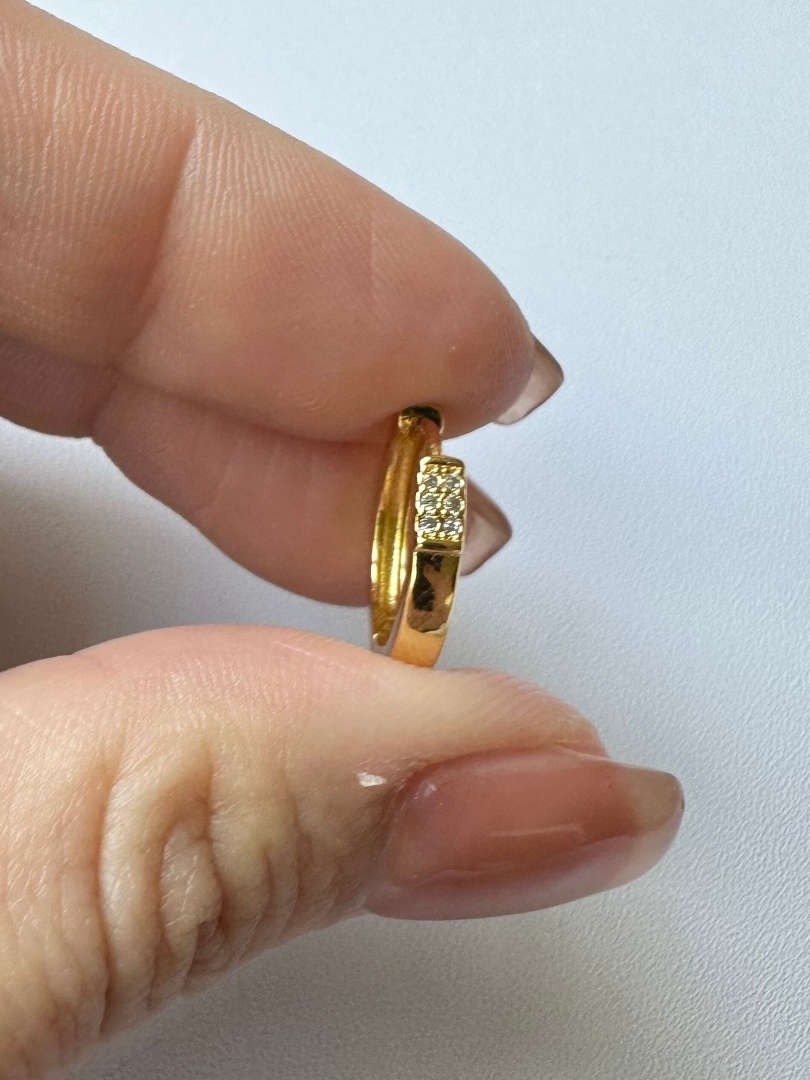 SS part stone hoop pierce