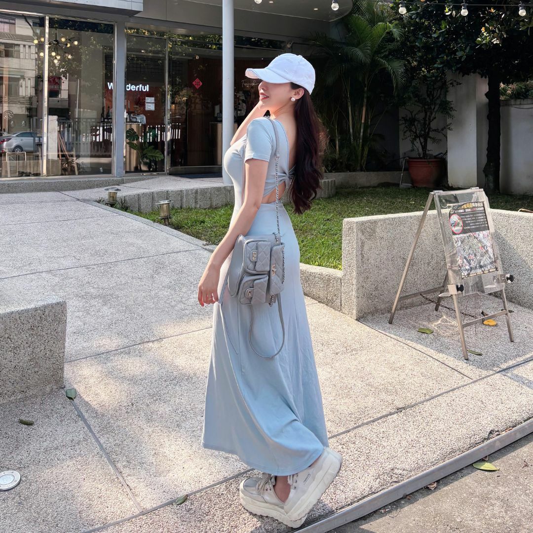 【DOMISS自訂】淺夏美背! 扭結挖背短袖長洋裝 短袖洋裝-3色(現貨)