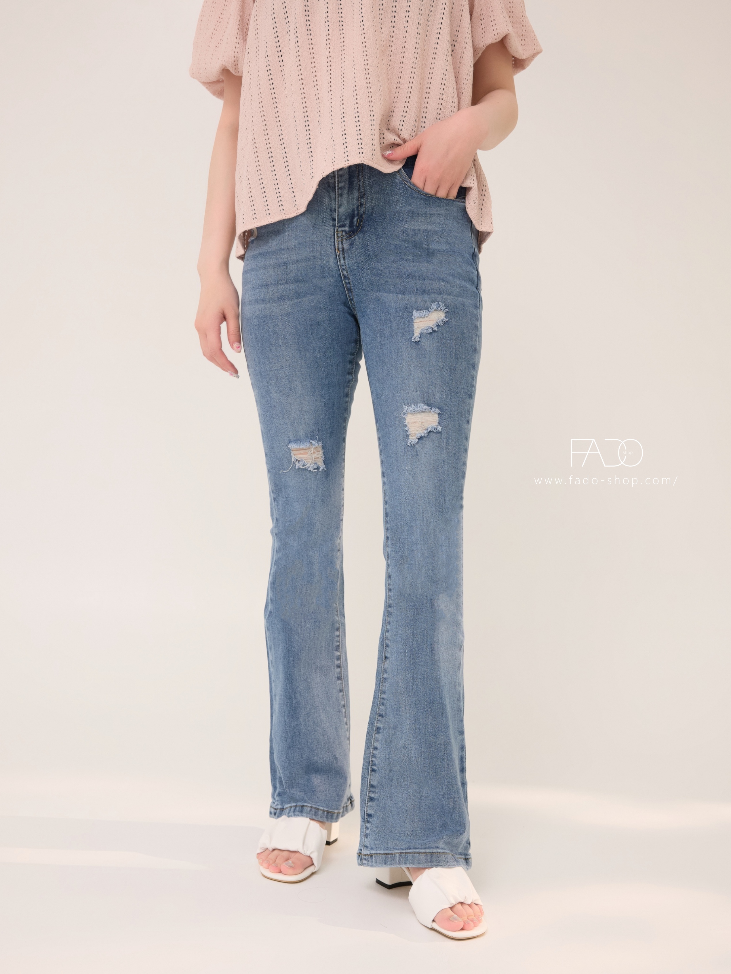 法朵Fado shop｜【推薦款!】 後口袋M車線割破微喇叭牛仔褲 藍 S~XL 2543009