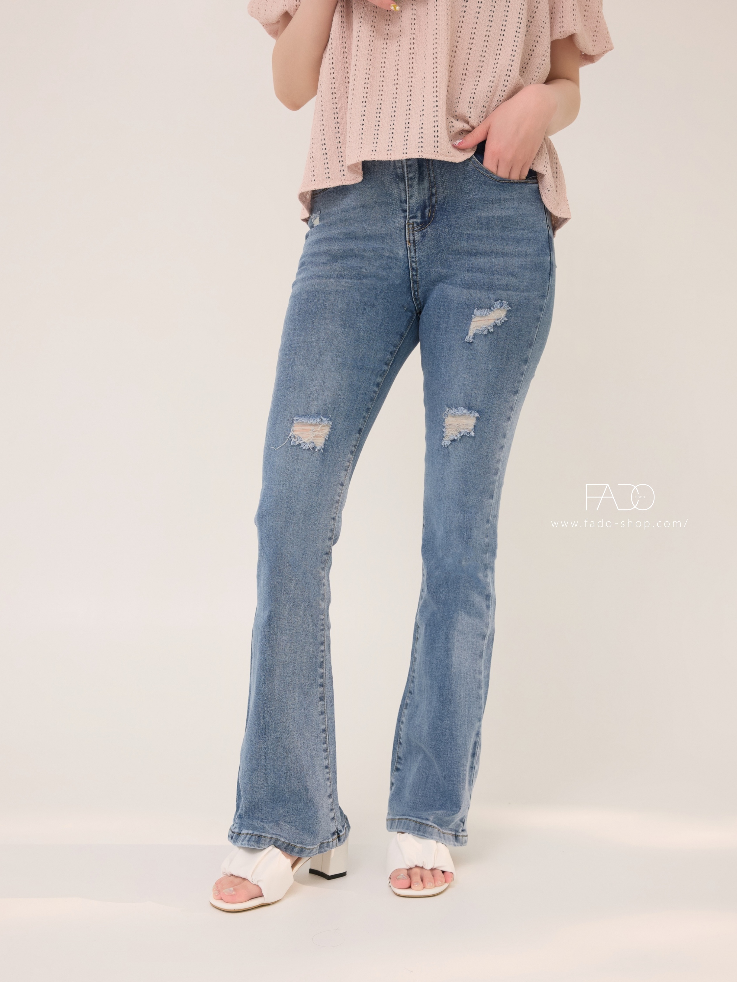 法朵Fado shop｜【推薦款!】 後口袋M車線割破微喇叭牛仔褲 藍 S~XL 2543009