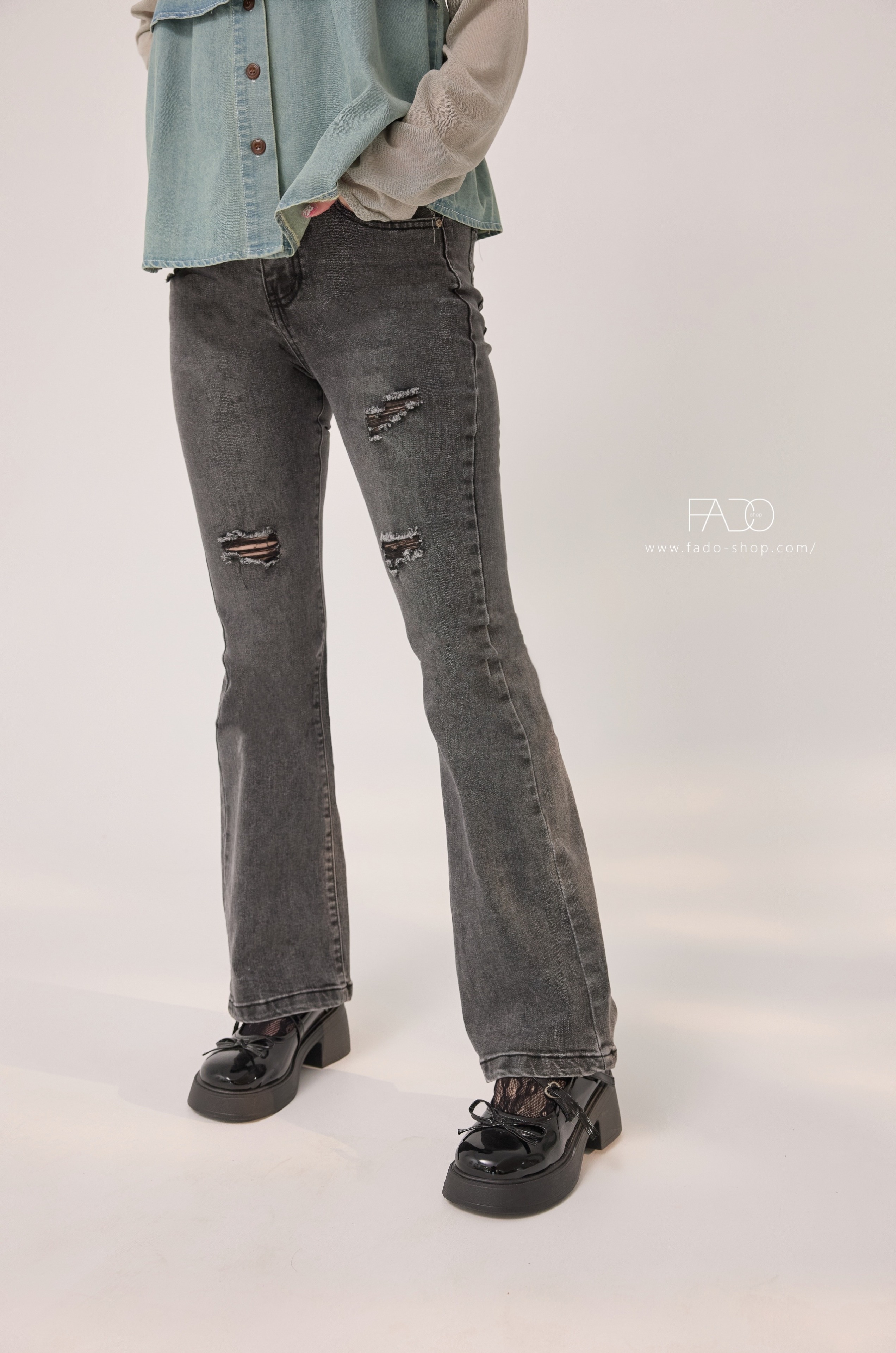 法朵Fado shop｜【推薦款!】 後口袋M車線割破微喇叭牛仔褲 黑 S~XL 2543009