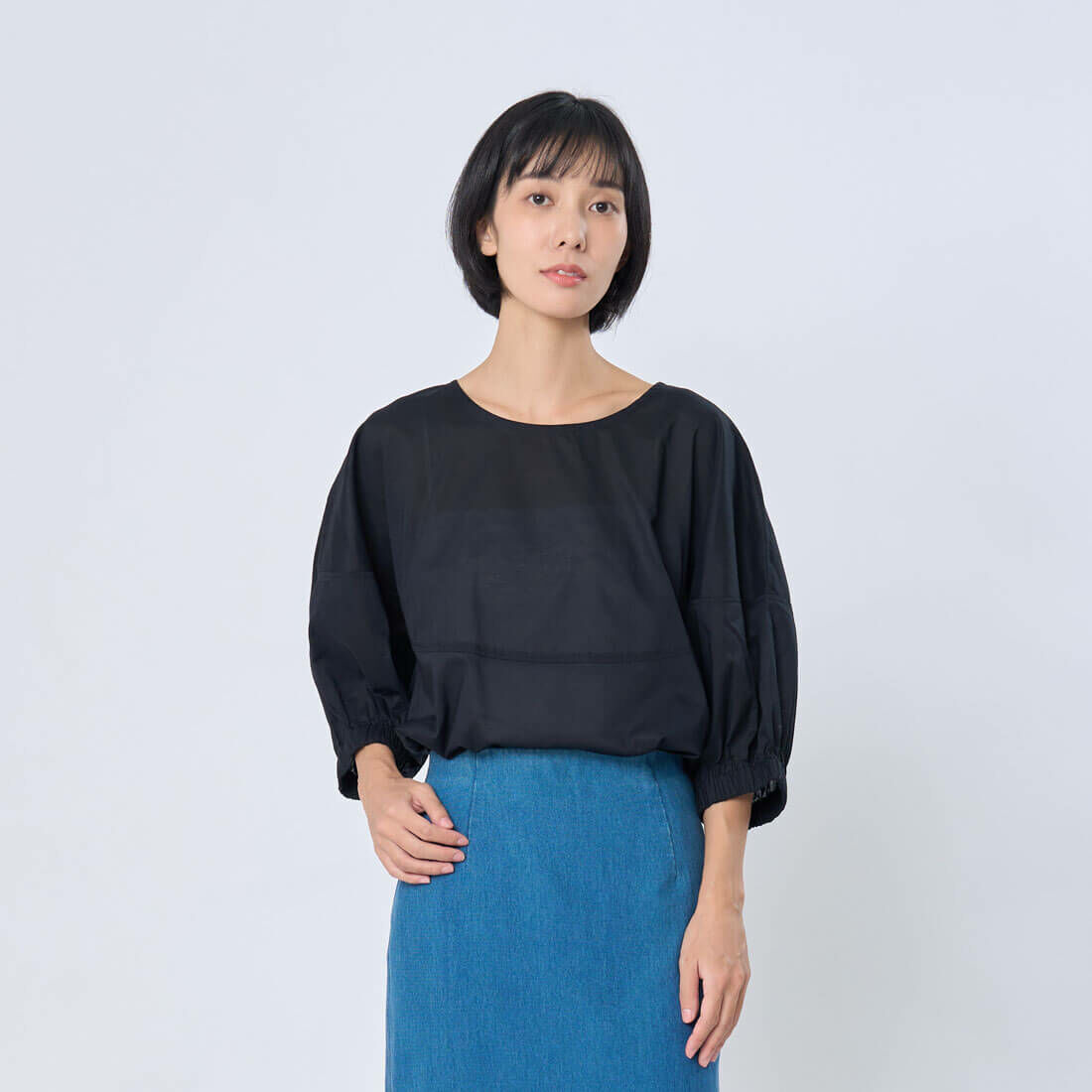 Opie 棉質圓剪接寬版上衣| 黑