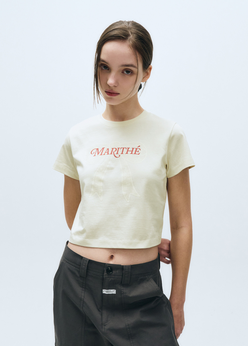 【6月17日截單！限時優惠預訂】MARITHE FRANCOIS GIRBAUD W RIBBON GRAPHIC CROP TEE（2色）