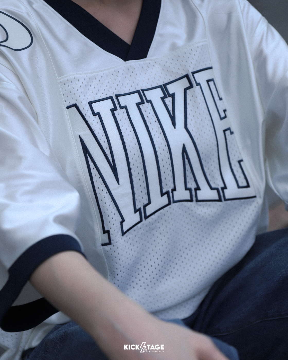 女款 NIKE NSW 白 銀灰 美式 球衣 電繡 布章 刺繡 寬鬆短袖【HJ0281】