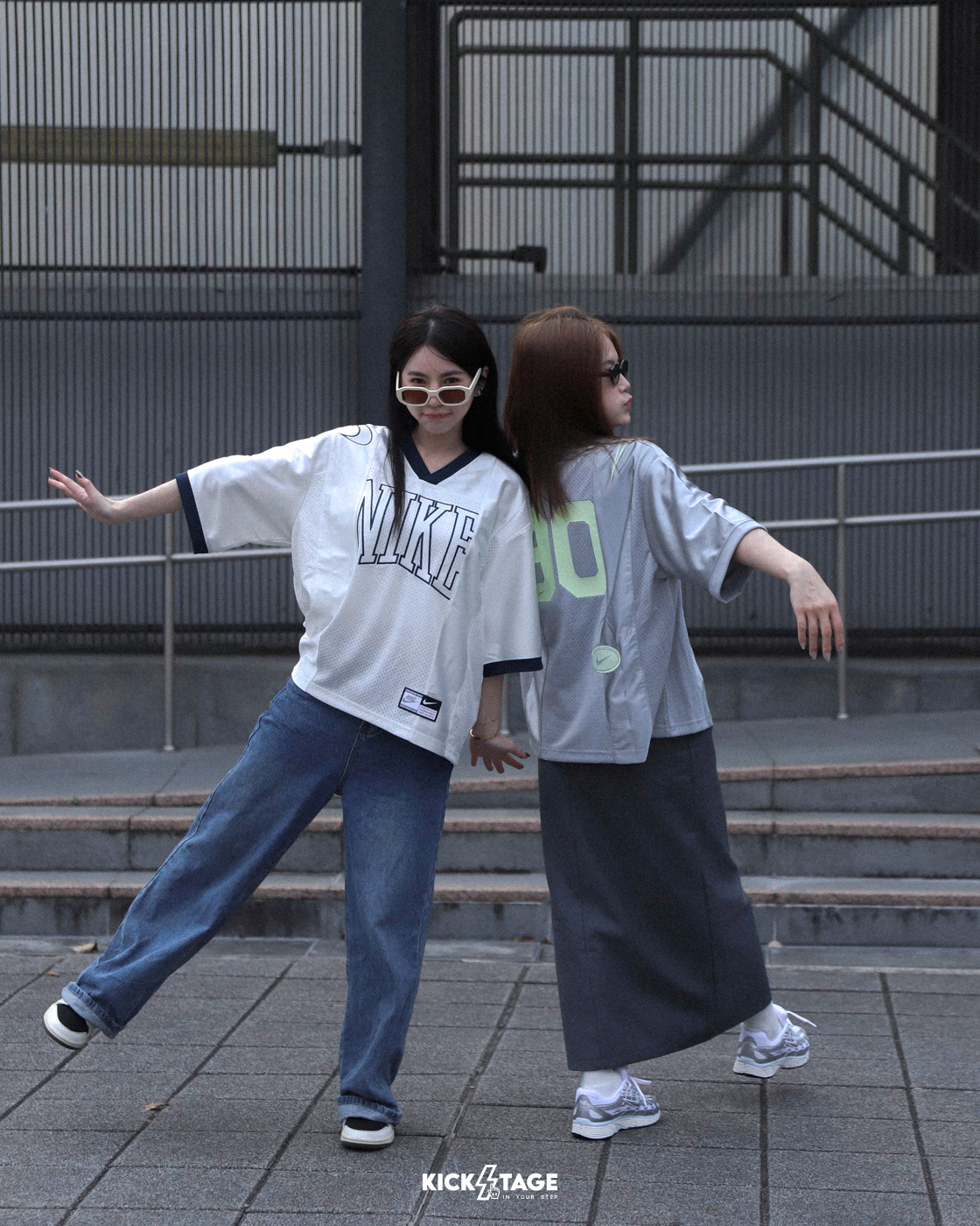 女款 NIKE NSW 白 銀灰 美式 球衣 電繡 布章 刺繡 寬鬆短袖【HJ0281】