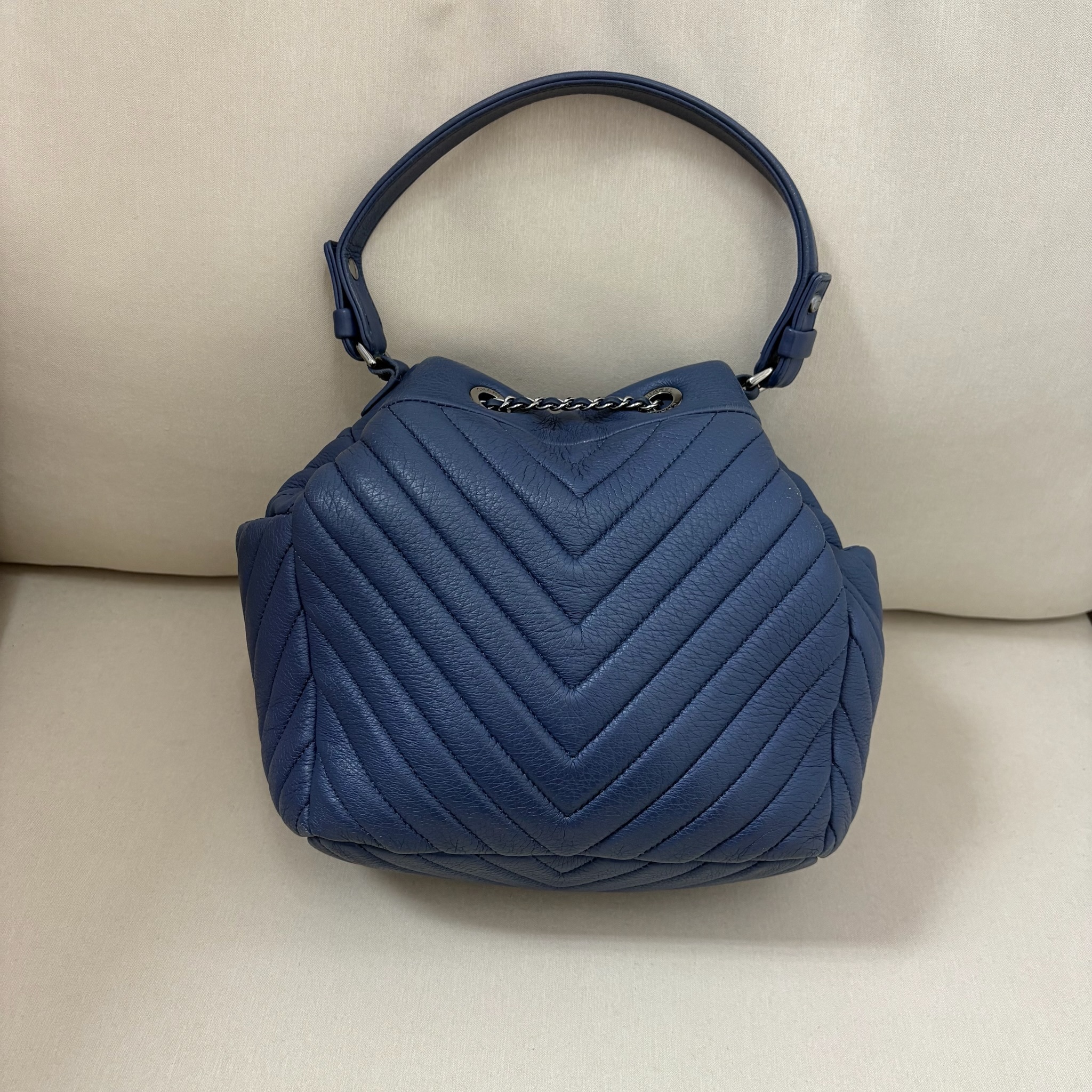 Chanel Drawstring Bucket Bag - Navy / Shw
