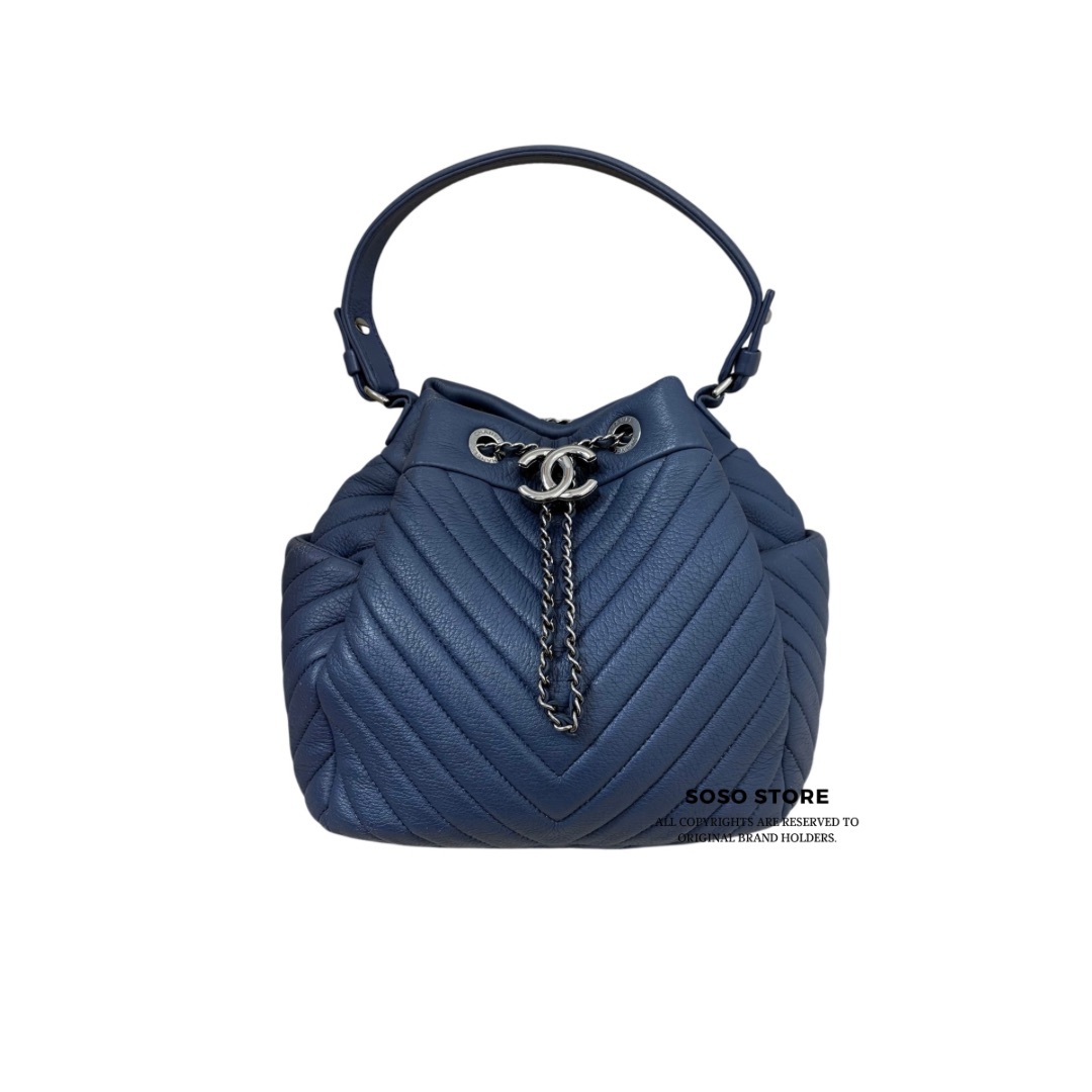 Chanel Drawstring Bucket Bag - Navy / Shw