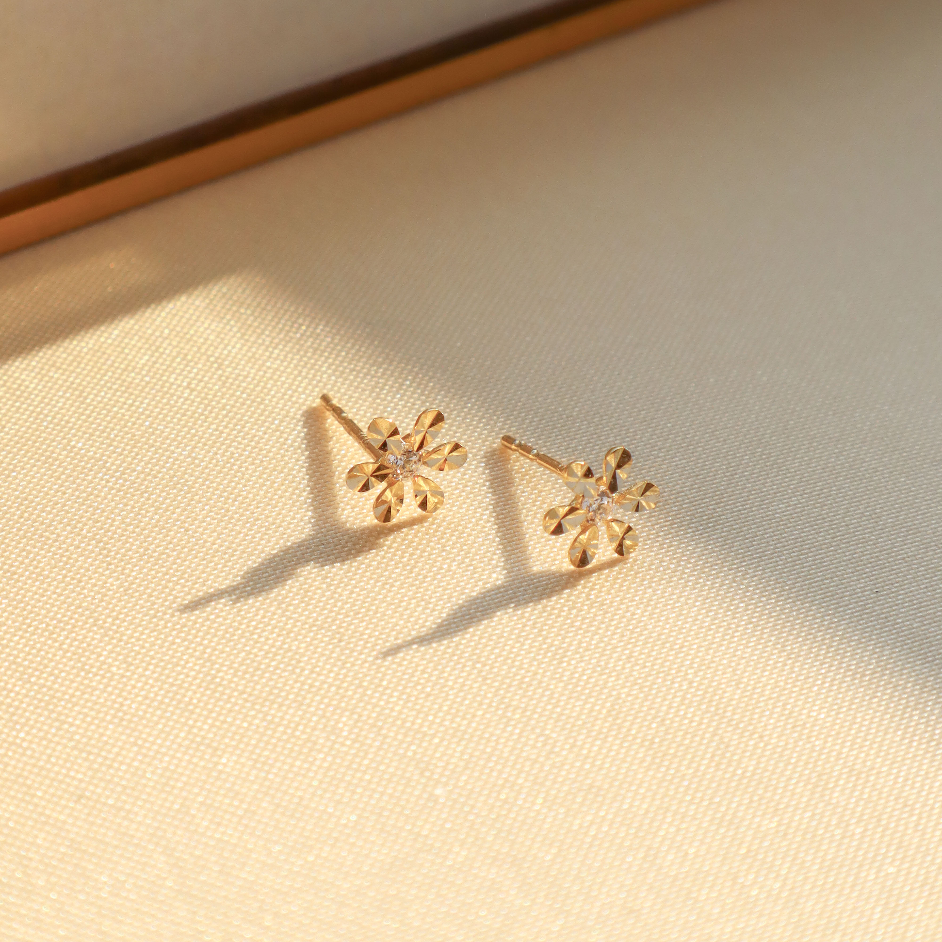 10K/切面小花耳環